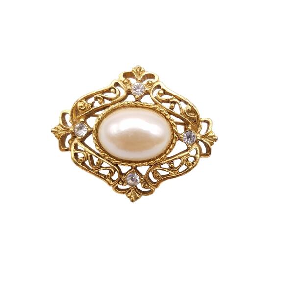 1928 Jewelry Co Brooch Gold Tone Open Work Filigree Faux Pearl Clear Rhinestone - Picture 1 of 4